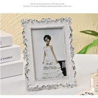 Style 4 6x4 Inch Freestanding Portrait Photo Frame