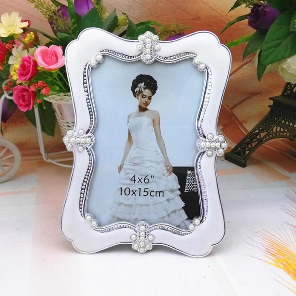 Style 11 6x4 Inch Freestanding Portrait Photo Frame